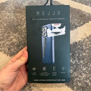 Blue Leather Wallet Case with MagSafe for iPhone